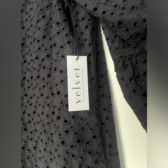 Velvet by Graham & Spencer black cotton eyelet blouse size medium - Picture 4 of 6